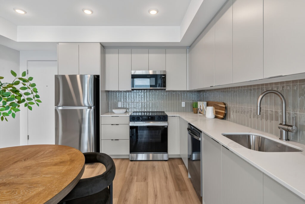 403-3271 Hilltown Drive, Kelowna, BC, V1V 0K9 - 2