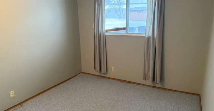 5401 57 Avenue, Olds, AB, T4H 1K1 - 3