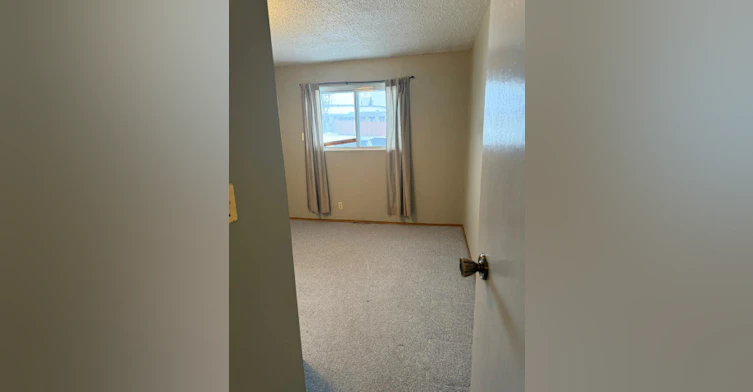 5401 57 Avenue, Olds, AB, T4H 1K1 - 4