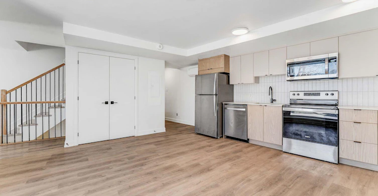 3-154 Fifth Avenue, Ottawa, ON, K1S 2M8 - 2