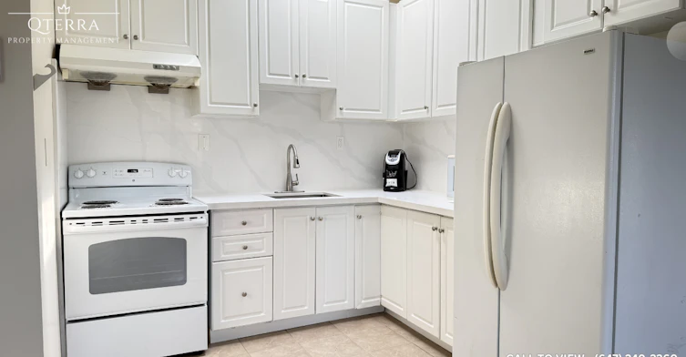 A-49 Eversfield Road, Toronto, ON, M6E 4A4 - 4
