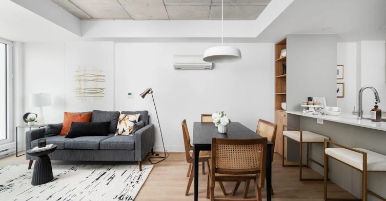 240 Notre Dame Rue Ouest, Montréal, QC, H2Y 1T3 - 3