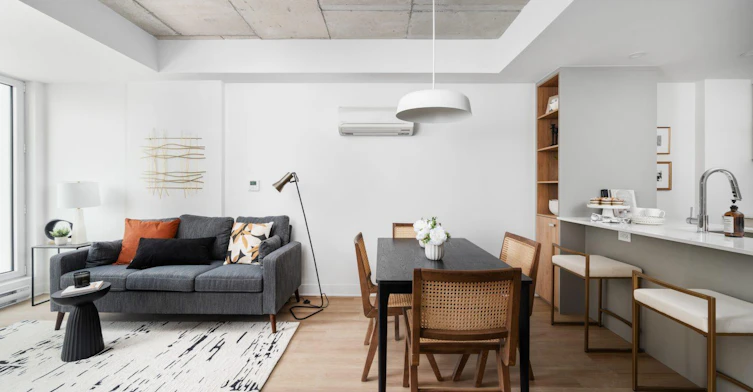 240 Notre Dame Rue Ouest, Montréal, QC, H2Y 1T3 - 3