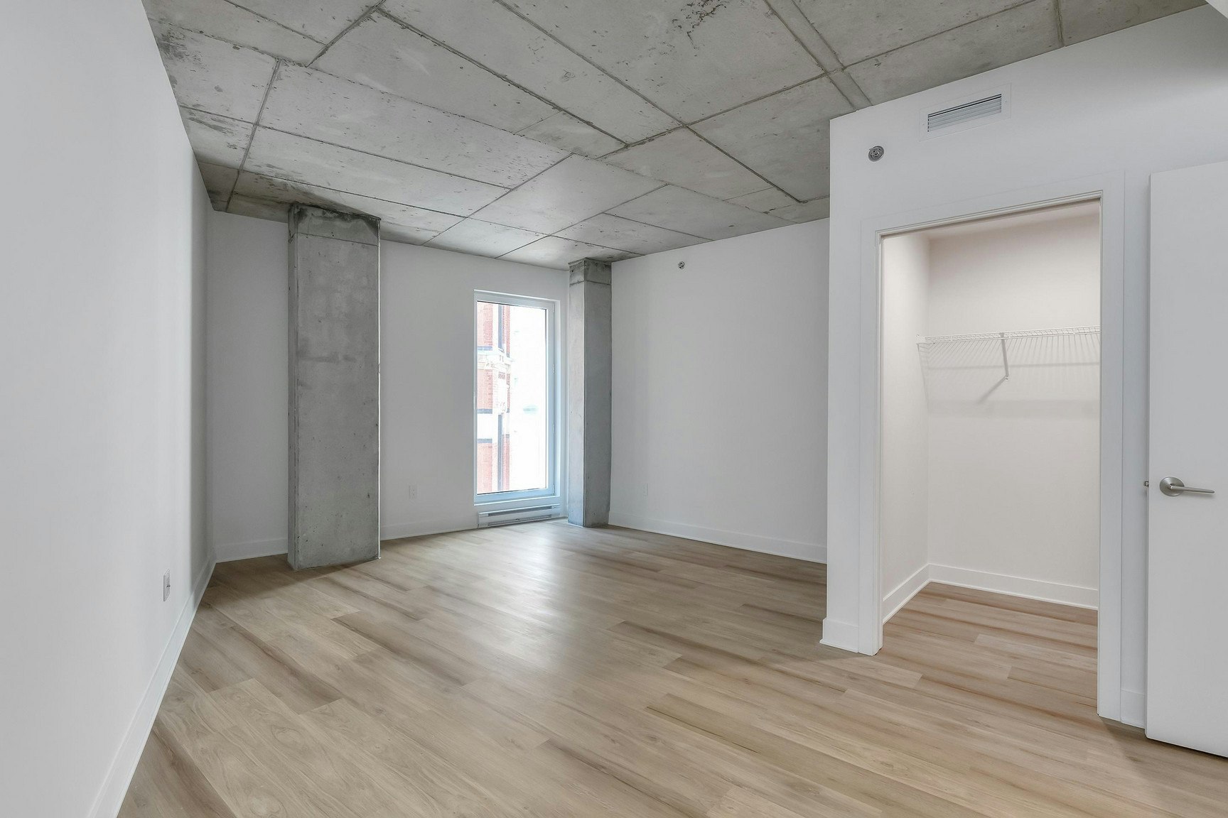 240 Notre Dame Rue Ouest, Montréal, QC, H2Y 1T3 - 10