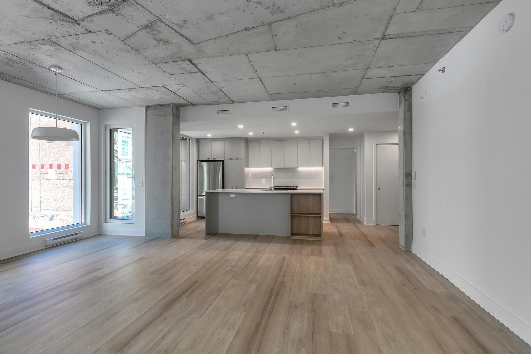 240 Notre Dame Rue Ouest, Montréal, QC, H2Y 1T3
