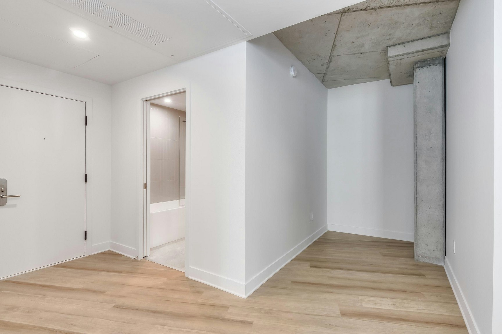 240 Notre Dame Rue Ouest, Montréal, QC, H2Y 1T3 - 14