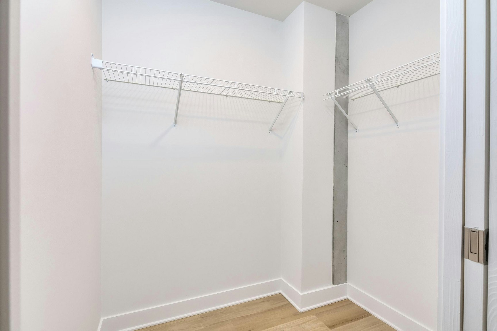 240 Notre Dame Rue Ouest, Montréal, QC, H2Y 1T3 - 11