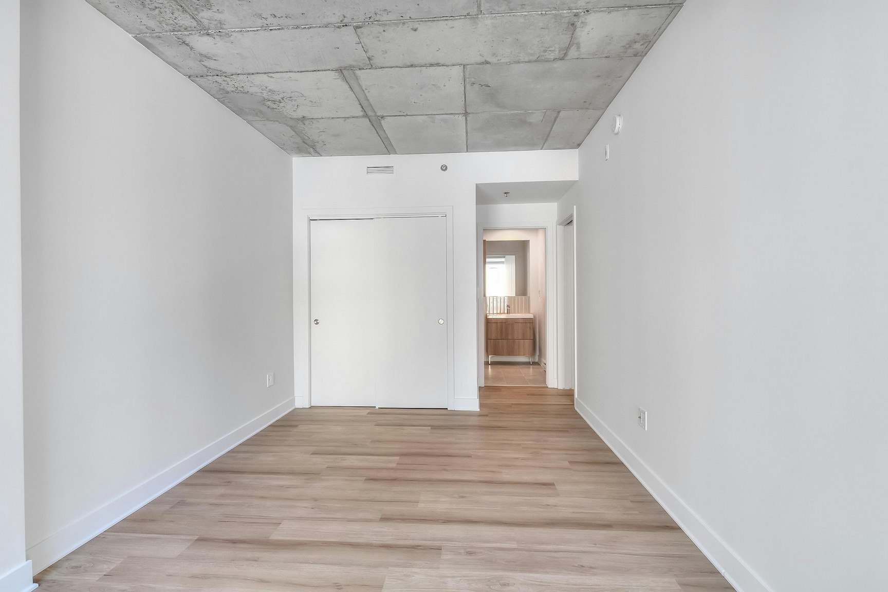 240 Notre Dame Rue Ouest, Montréal, QC, H2Y 1T3 - 13