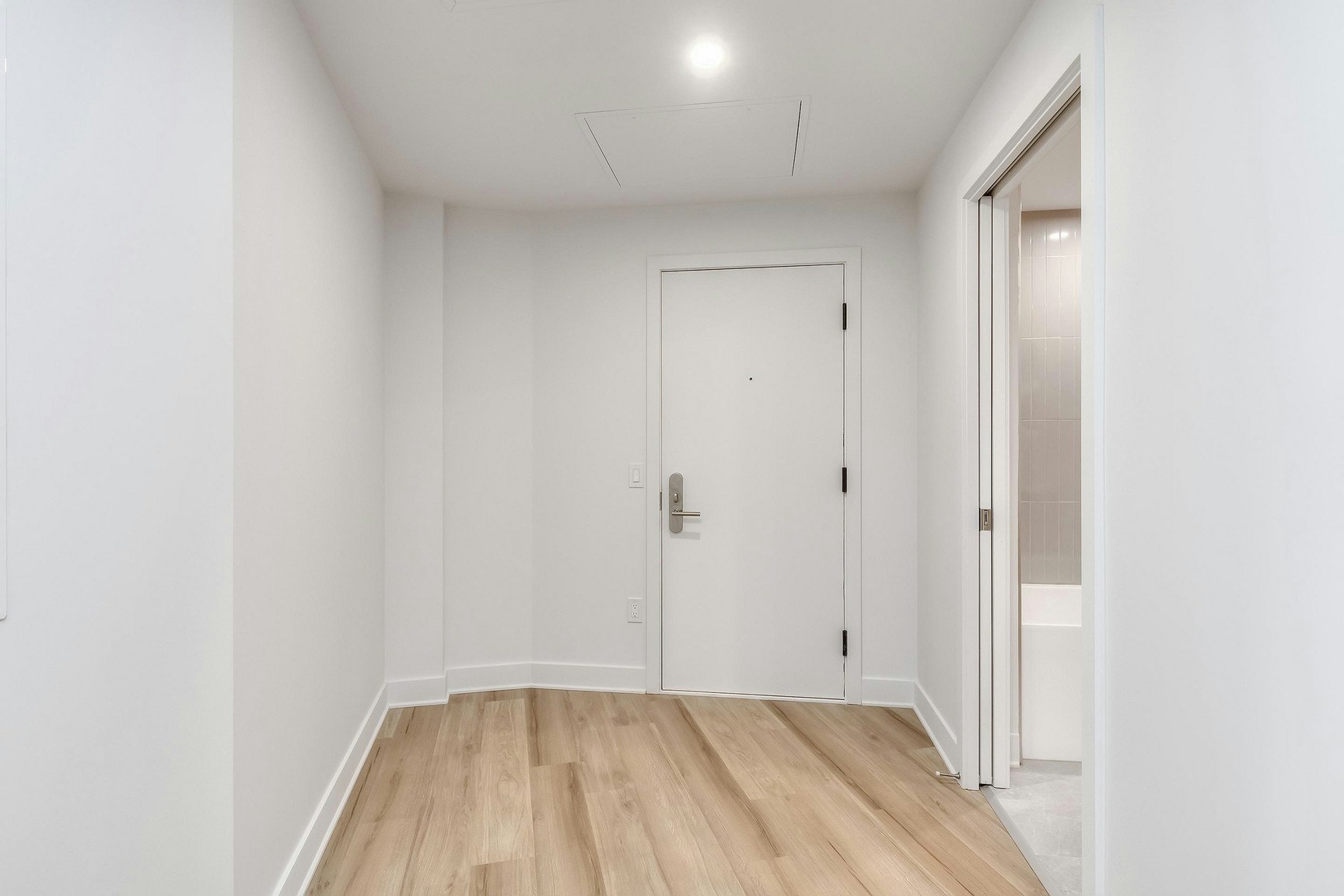 240 Notre Dame Rue Ouest, Montréal, QC, H2Y 1T3 - 17