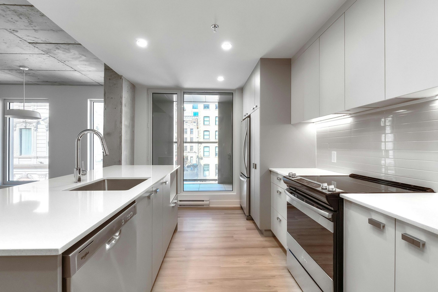 240 Notre Dame Rue Ouest, Montréal, QC, H2Y 1T3 - 7