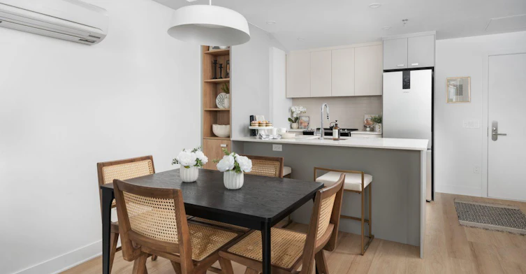 240 Notre Dame Rue Ouest, Montréal, QC, H2Y 1T3 - 7