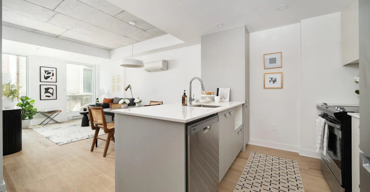 240 Notre Dame Rue Ouest, Montréal, QC, H2Y 1T3 - 15