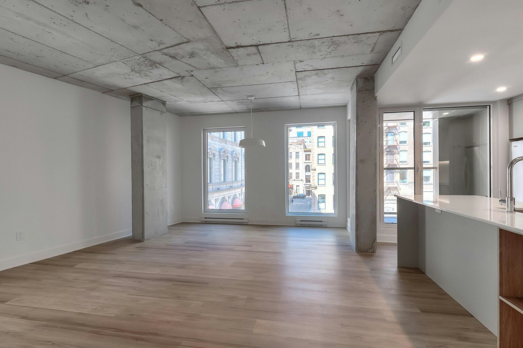 240 Notre Dame Rue Ouest, Montréal, QC, H2Y 1T3 - 3