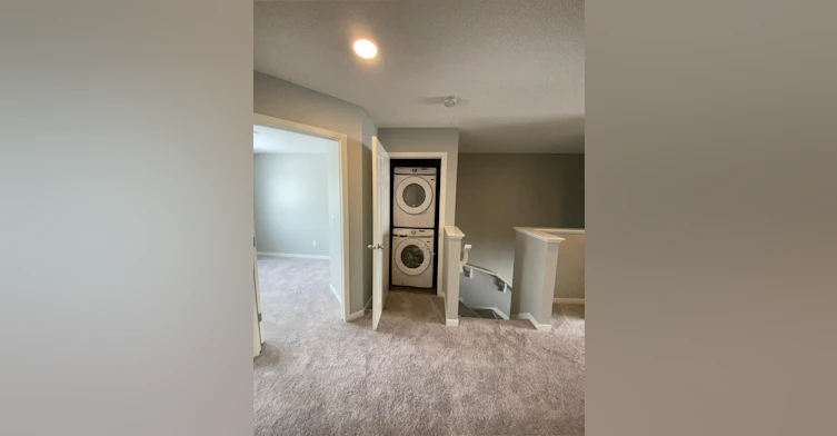 1225 16a Street Northwest, Edmonton, AB, T6T 2S4 - 2