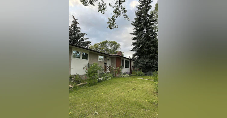 4319 Charleswood Drive Northwest, Calgary, AB, T2L 2E3