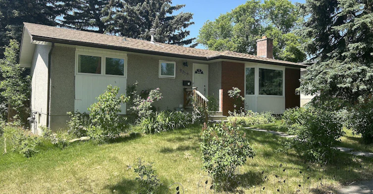 4319 Charleswood Drive Northwest, Calgary, AB, T2L 2E3 - 3