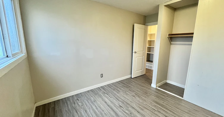 14634 25 Street Northwest, Edmonton, AB, T5Y 1X4 - 11