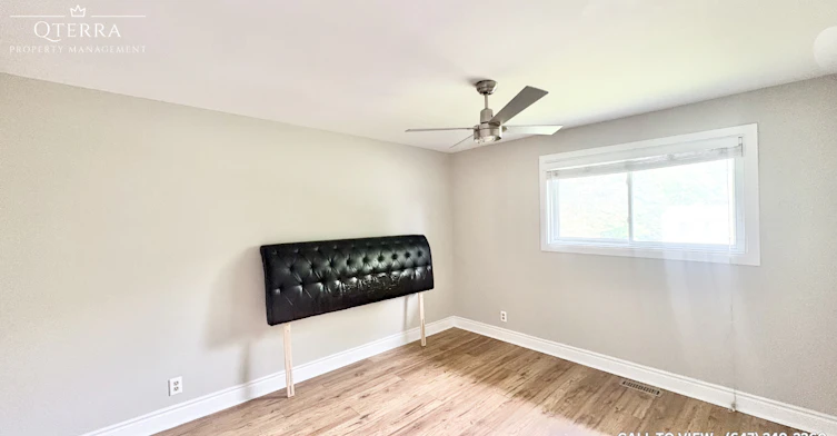15-15 Mcmurdo Court, Ottawa, ON, K2E 5V8 - 5