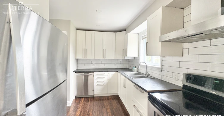 15-15 Mcmurdo Court, Ottawa, ON, K2E 5V8 - 2