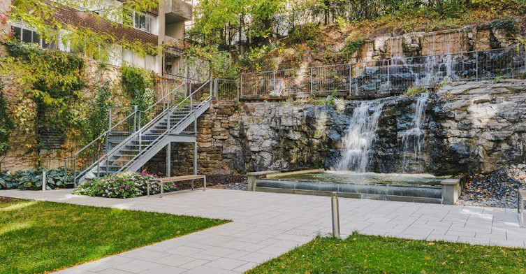 3450 Drummond Rue, Montréal, QC, H3G 1Y2 - 2