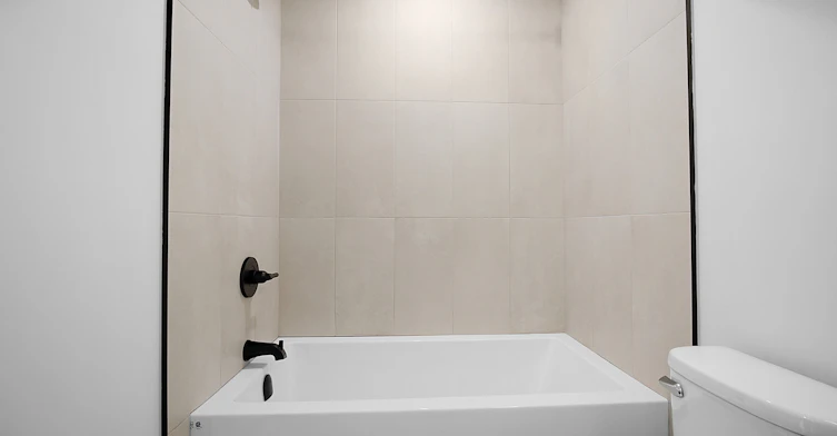 12145 101 Street Northwest, Edmonton, AB, T5G 2C2 - 3