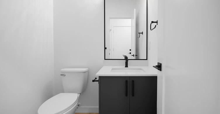 12145 101 Street Northwest, Edmonton, AB, T5G 2C2 - 7