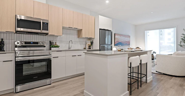 21818 91a Avenue Northwest, Edmonton, AB, T5T 7S3 - 3