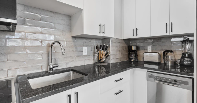 52-280 Laurier Avenue East, Ottawa, ON, K1N 6P5