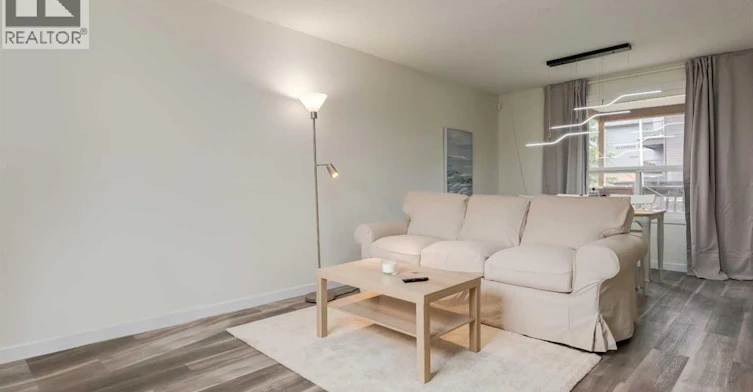 4627 73 Street Northwest, Calgary, AB, T3B 2N7 - 13