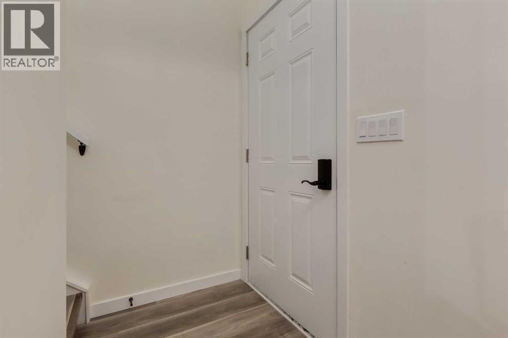 4627 73 Street Northwest, Calgary, AB, T3B 2N7 - 17
