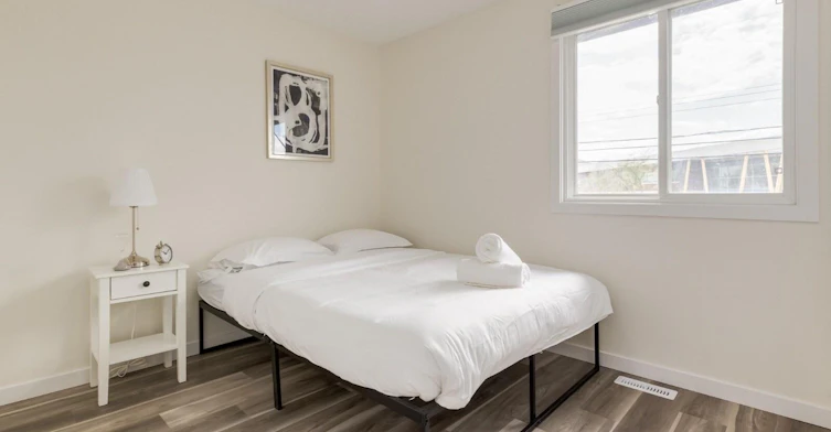 4627 73 Street Northwest, Calgary, AB, T3B 2N7 - 2