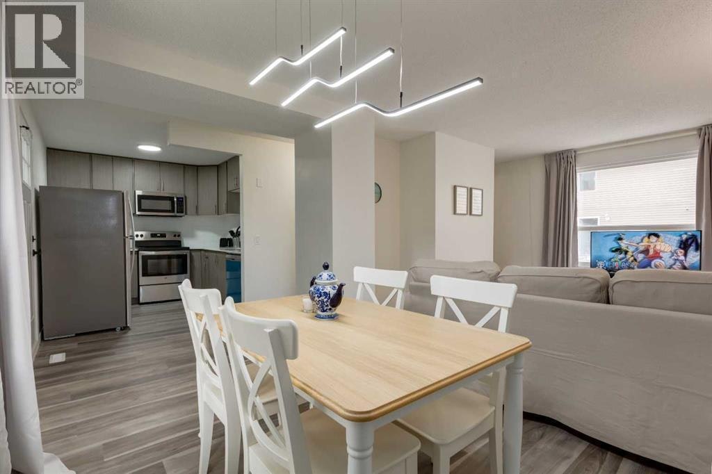 4627 73 Street Northwest, Calgary, AB, T3B 2N7 - 12
