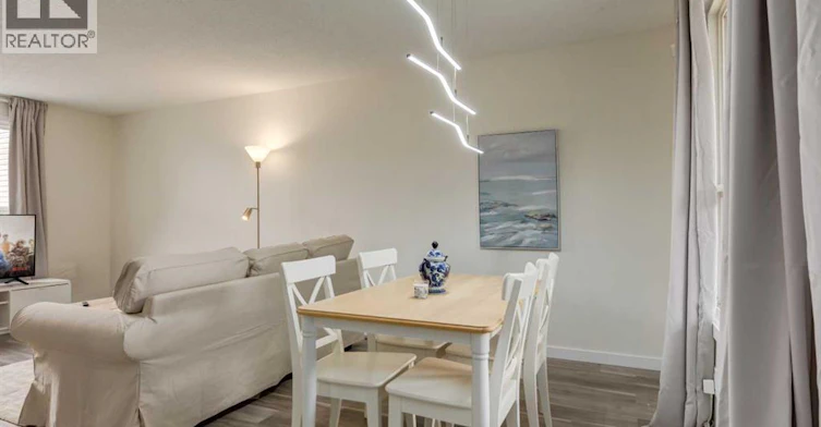 4627 73 Street Northwest, Calgary, AB, T3B 2N7 - 11