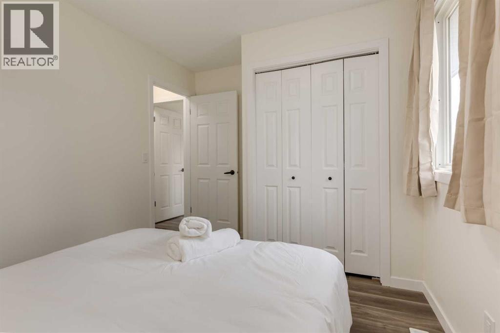 4627 73 Street Northwest, Calgary, AB, T3B 2N7 - 21