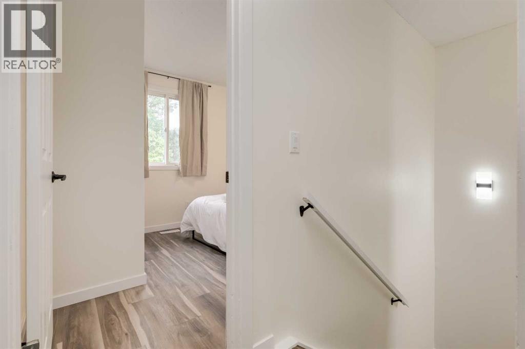 4627 73 Street Northwest, Calgary, AB, T3B 2N7 - 19