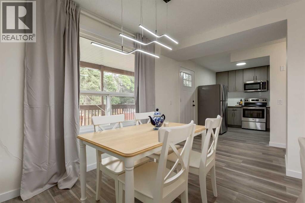 4627 73 Street Northwest, Calgary, AB, T3B 2N7 - 8