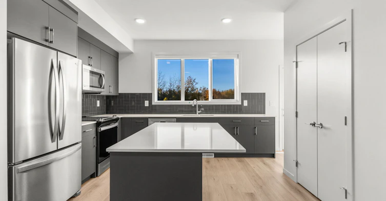 Upper-71 Westwind Drive, Spruce Grove, AB, T7X 4C6 - 3