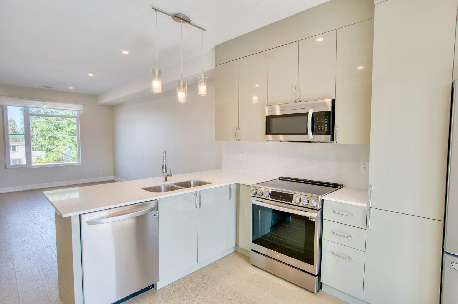 5938 Hazeldean Road, Ottawa, ON, K2S 1B9 - 3