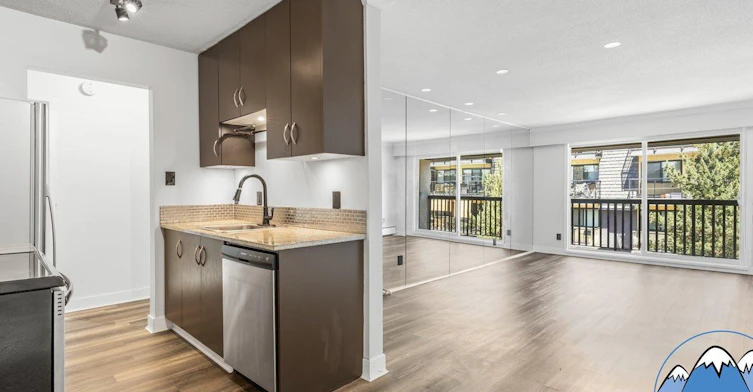 270 West 3rd Street, North Vancouver, BC, V7P 0A1 - 2