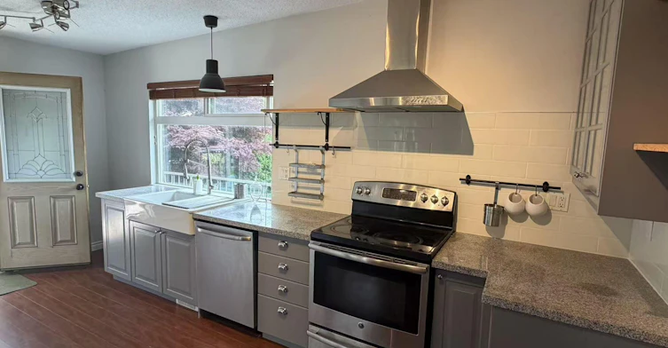 690 Colinet Street, Coquitlam, BC, V3J 4X6 - 6