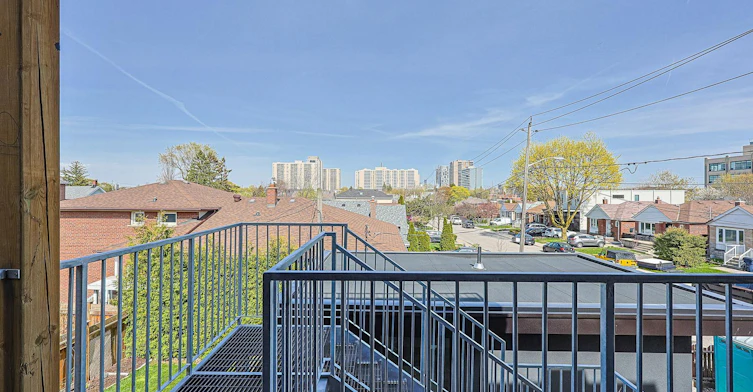 4-159 Locksley Avenue, Toronto, ON, M6B 3N6 - 11