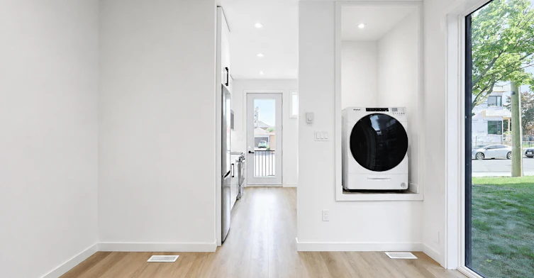 Gdn-159 Locksley Avenue, Toronto, ON, M6B 3N6 - 4