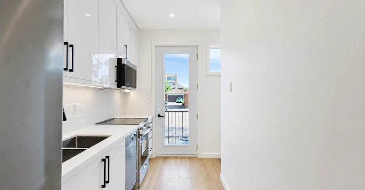Gdn-159 Locksley Avenue, Toronto, ON, M6B 3N6 - 3