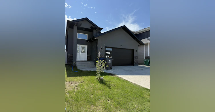 208 Barrett Street, Saskatoon, SK, S7W 0Z7 - 2