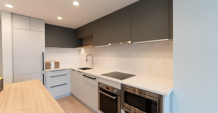 567 Emerson Street, Coquitlam, BC, V3J 0M8 - 7