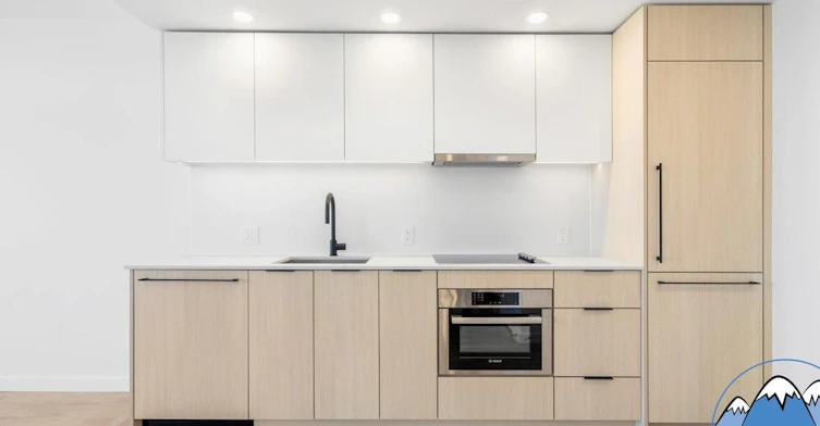 13738 Central Avenue, Surrey, BC, V3T 0X5 - 4