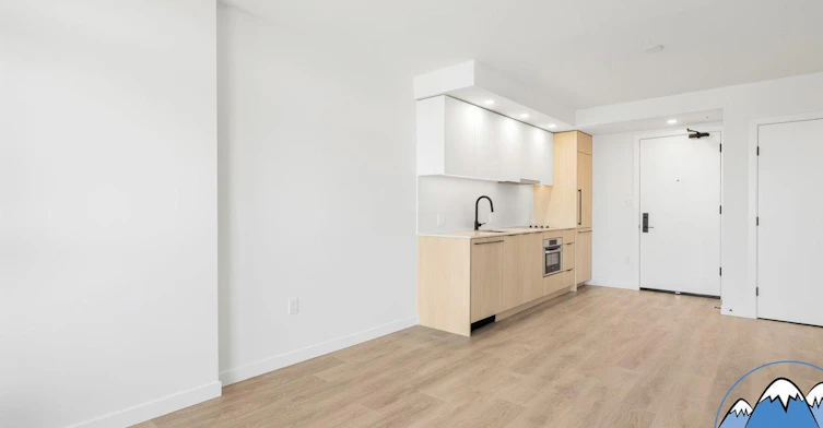 13738 Central Avenue, Surrey, BC, V3T 0X5 - 5