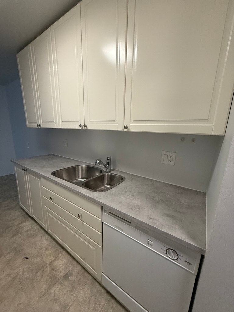 11245 31 Avenue Nw, Edmonton, AB, T6J 3V5 - 8