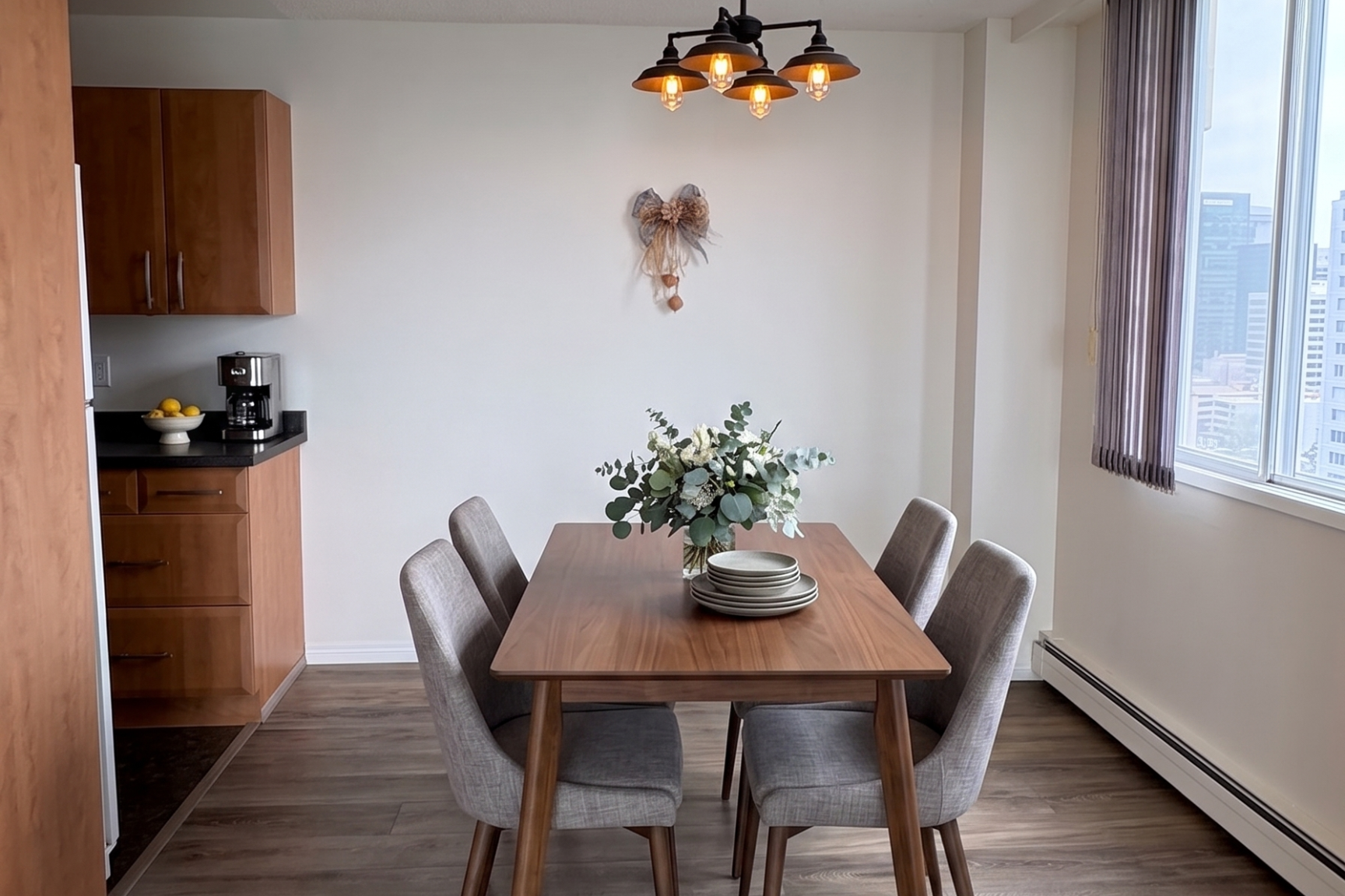 9909 104 Street Northwest, Edmonton, AB, T5K 2G5 - 11