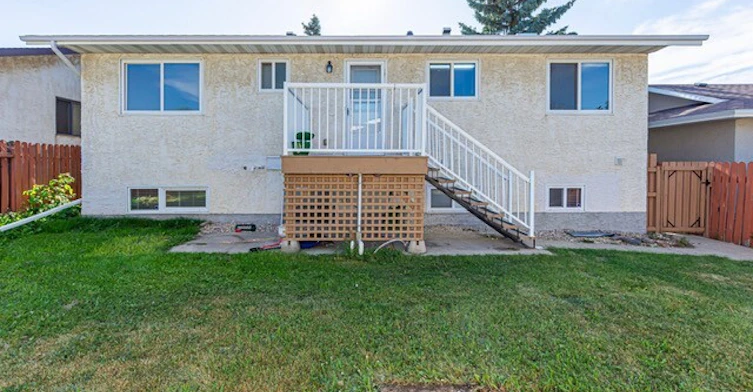 153 Woodvale Road West Nw, Edmonton, AB, T6L 1E7 - 3